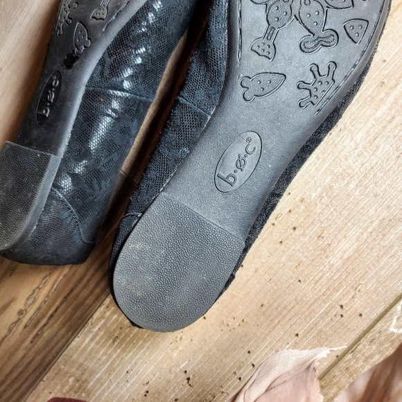 b.o.c. black floral lace pattern leather women's ballet flats size 7/38 euc - Picture 16 of 16
